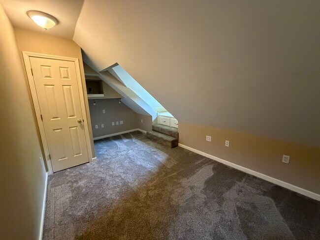 Building Photo - 956 Rolling Oaks Ln