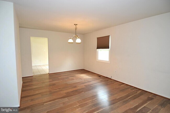 Building Photo - 3717 Irongate Ln