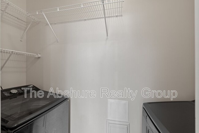 Building Photo - 1713 Kudrow Ln