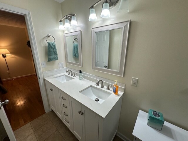 Building Photo - 3503 Lakeview Dr