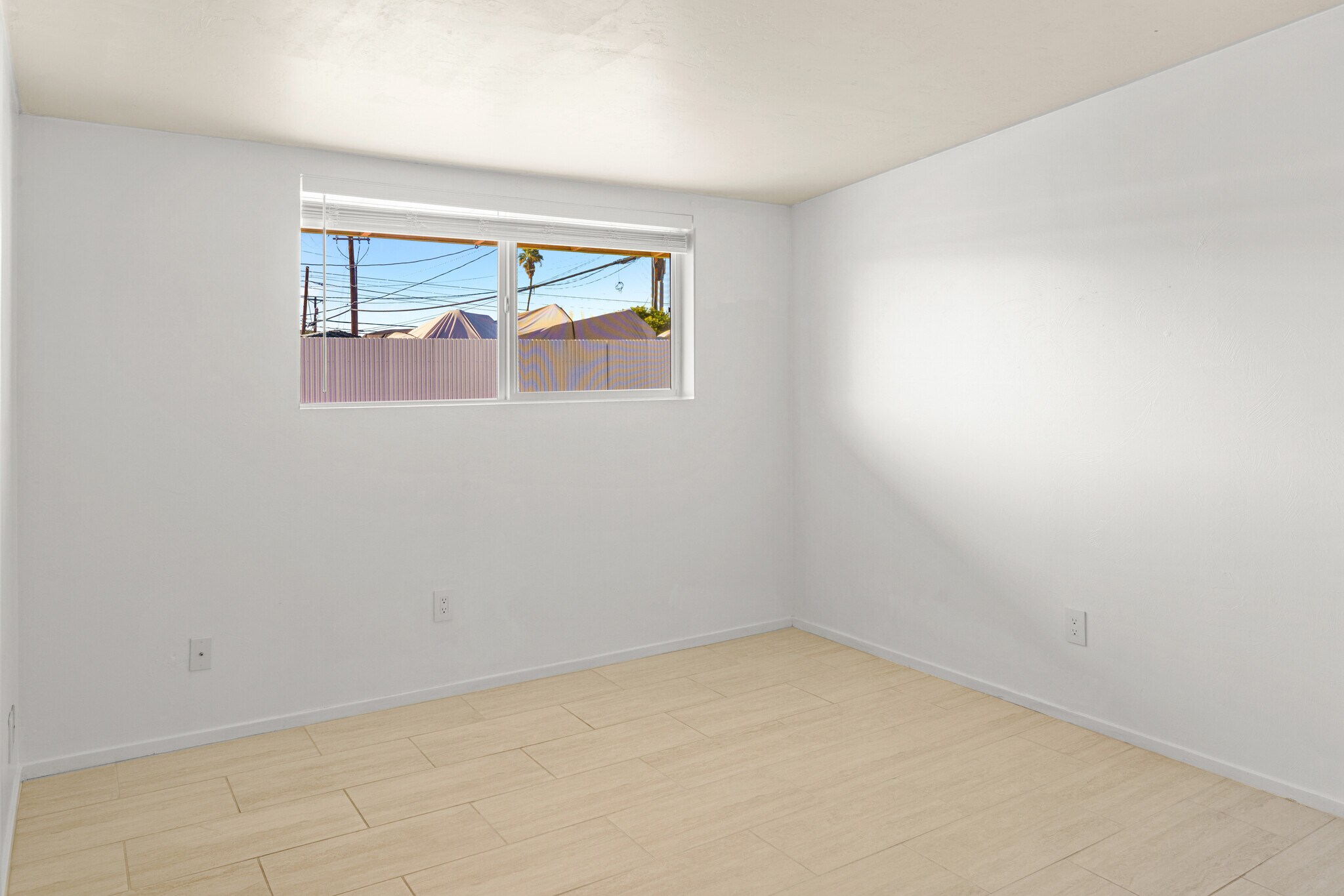 Building Photo - 725 E Freeman Pl