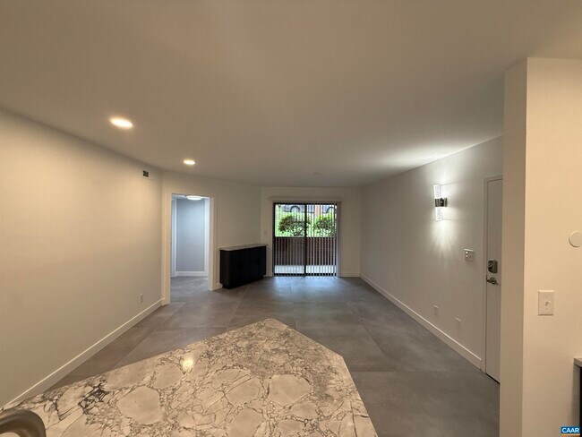Building Photo - 2108 Jefferson Park Ave