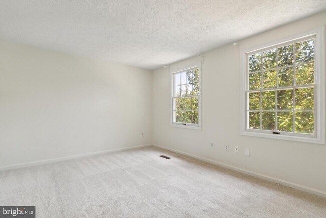 Building Photo - 8483 Aurora Ct