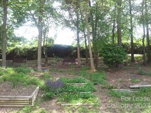 Building Photo - 6229 Bells Mill Dr