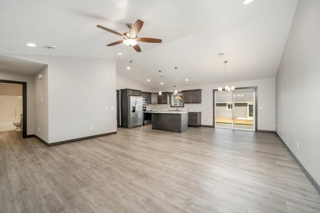 Building Photo - 4502 W 34th St N