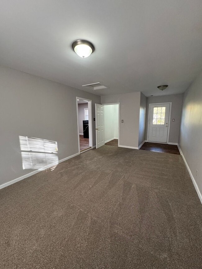 Building Photo - 1581 Roberts Rd