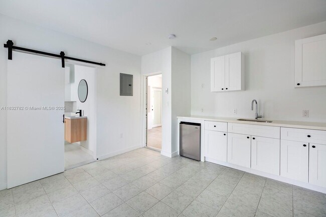 Primary Photo - 7800 NE 10th Ct