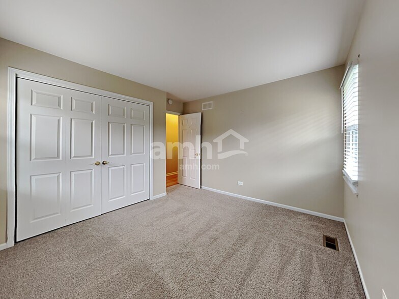 Building Photo - 3415 Turnberry Dr