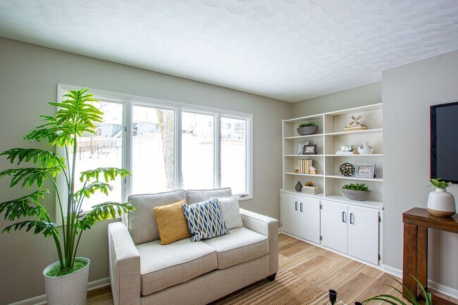 Building Photo - Beautifully Renovated with Lots of Space! 3 Bedroom / 2 Bath Ranch in Blair!