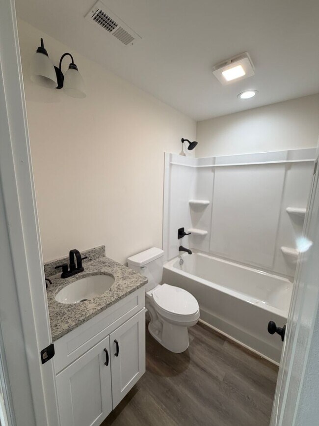 Building Photo - New Construction 2026 2bd/2ba Triplex in convenient location.