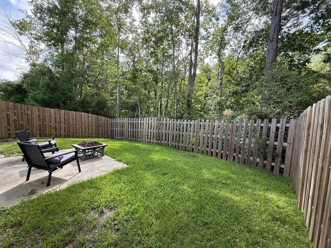 Building Photo - Fully Furnished - Move in Ready - Less than 12 month lease in SNEADS FERRY