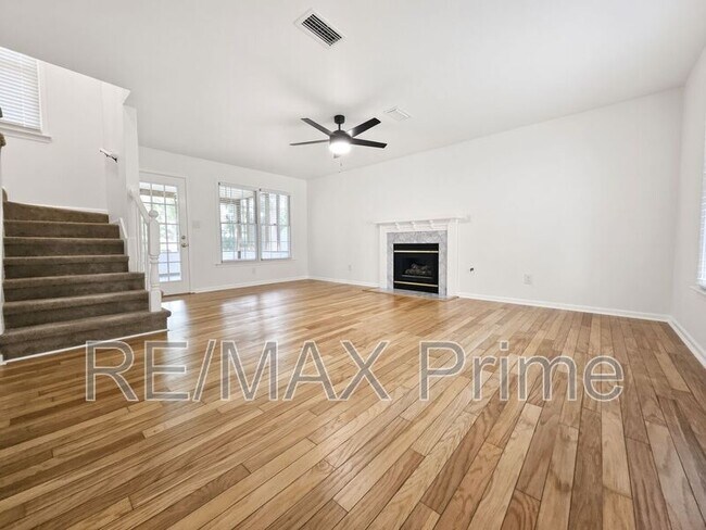 Building Photo - 413 Saddle Ct