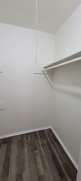 Building Photo - 5055 Ridglea Ln