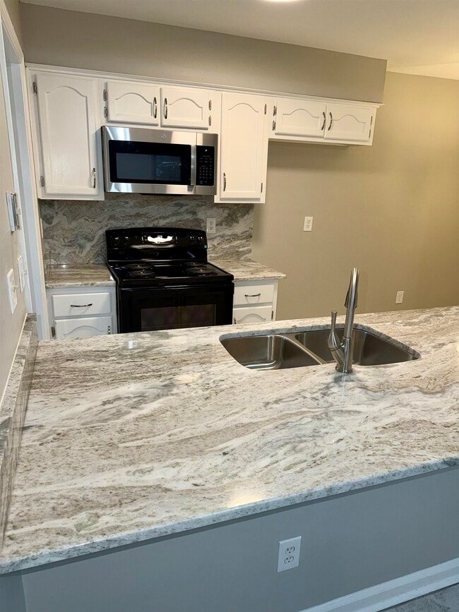 Building Photo - 4834 Sturbridge Ln