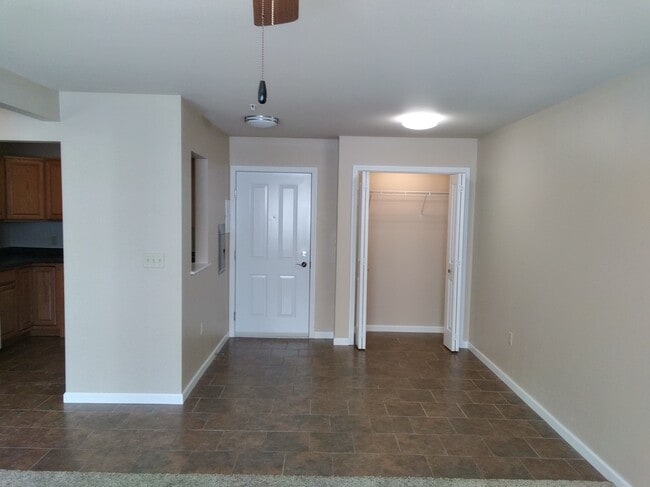 Building Photo - The Residences at 843 Oak