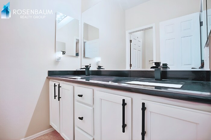 Building Photo - 14951 N 145th Ave