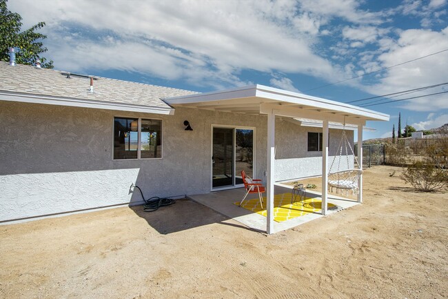 Building Photo - 3 Bedroom, remodeled home in the heart of Joshua Tree