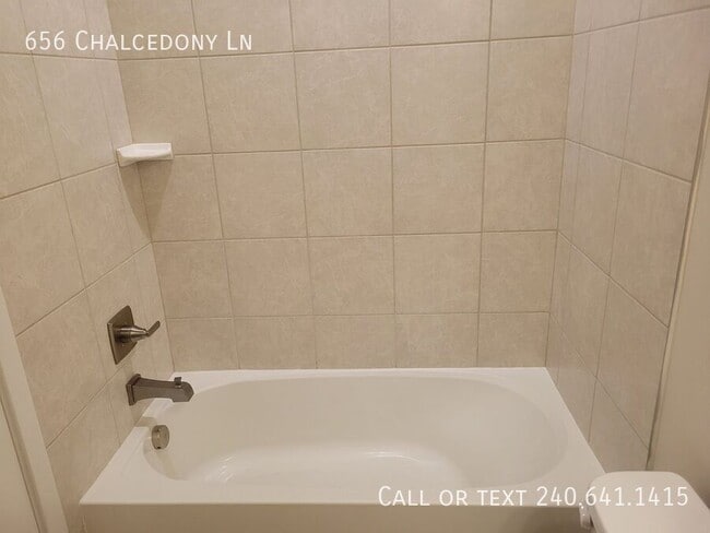 Building Photo - 656 Chalcedony Ln