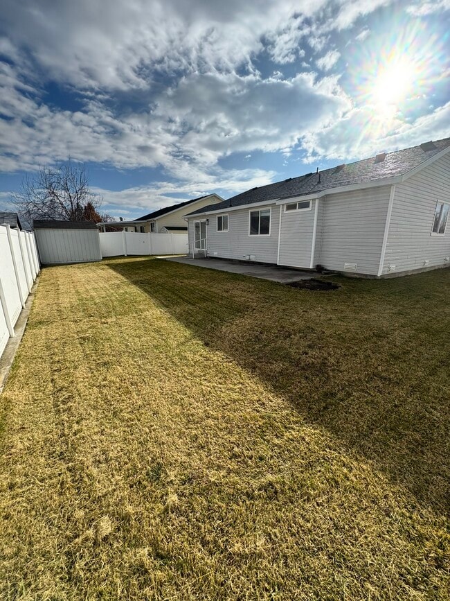 Building Photo - 4148 W 5060 S