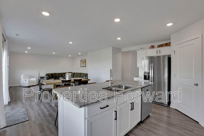 Building Photo - 11 Walnut St