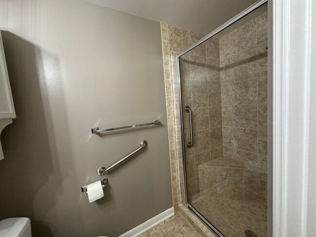 Building Photo - Now available!! – 672 W Front St, Unit C, ...