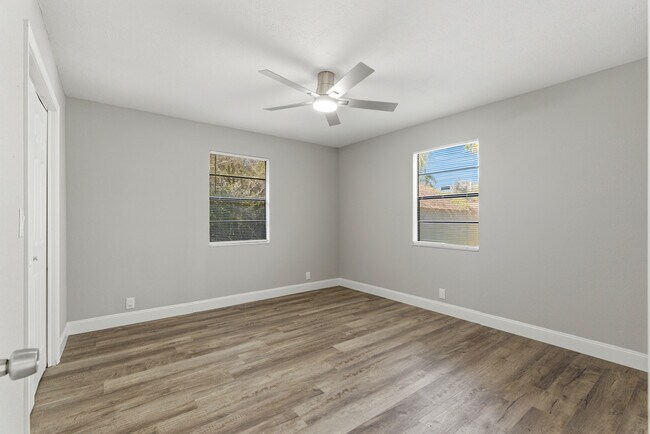 Building Photo - 229 Bonita Rd