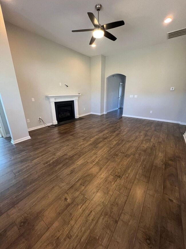 Building Photo - Large 3BR, 2BA in Windsor Plantation