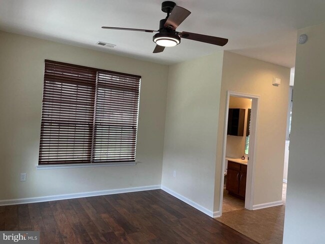 Building Photo - 114 Bowling Green Cir