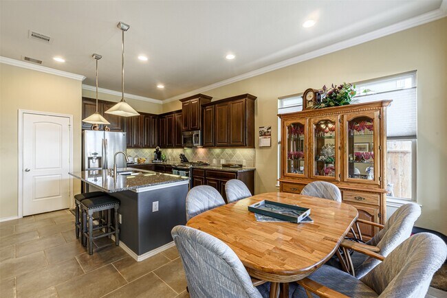 Building Photo - 16930 Makanda Dr