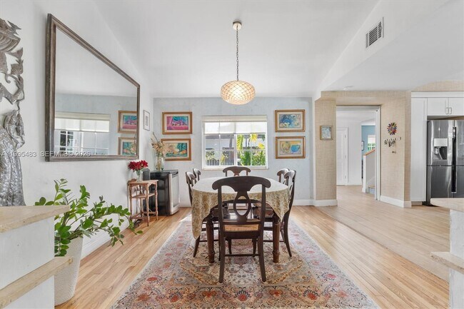 Building Photo - Northeast 5th Avenue Road, Miami Shores, FL 33138 - 5 BR 4 BA single-family home