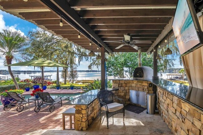 Building Photo - 10577 Down Lakeview Cir