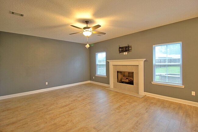 Building Photo - 432 Fairview Cir