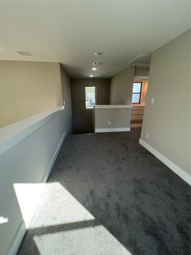 Building Photo - 20027 Venetto St