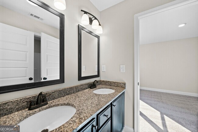 Building Photo - 280 Mulberry Dr