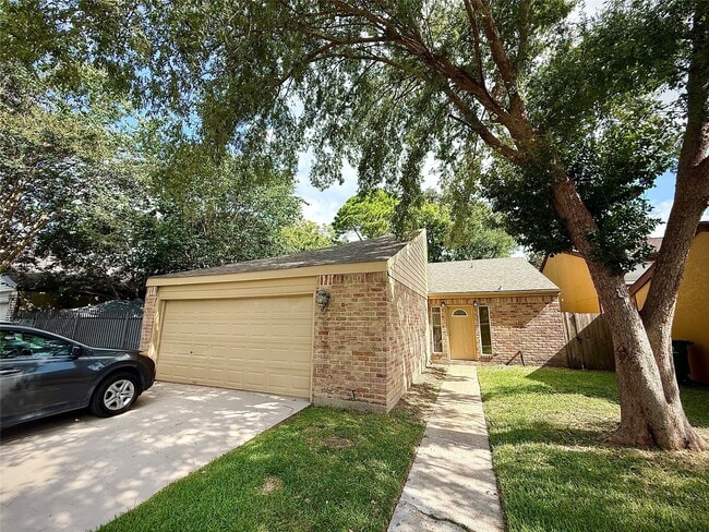 Building Photo - 11530 Bellerive Dr