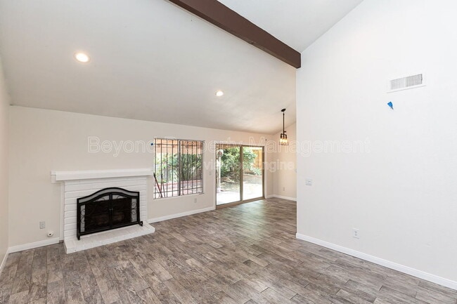 Building Photo - 3661 Cactusview Dr