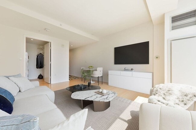 Building Photo - 2 Earhart St