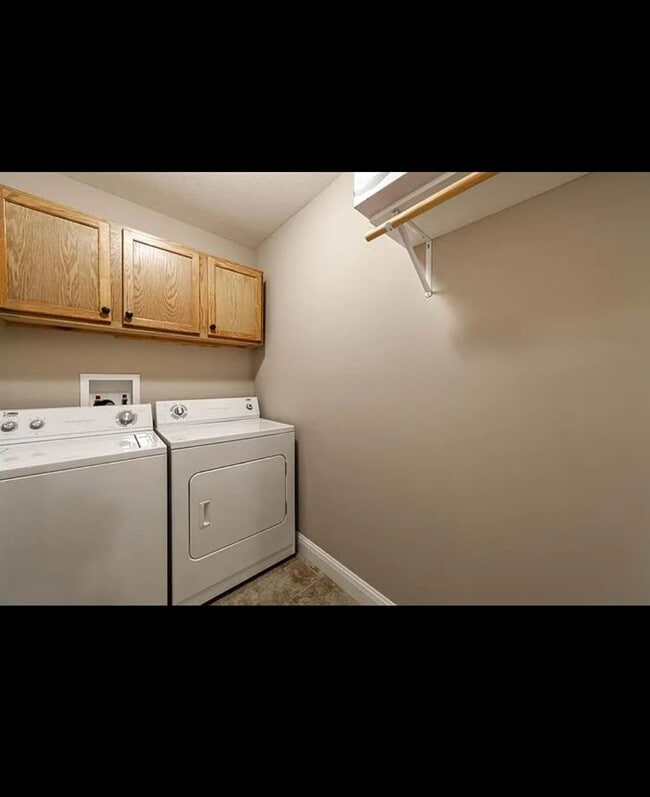 Building Photo - 5610 Abercorn Dr