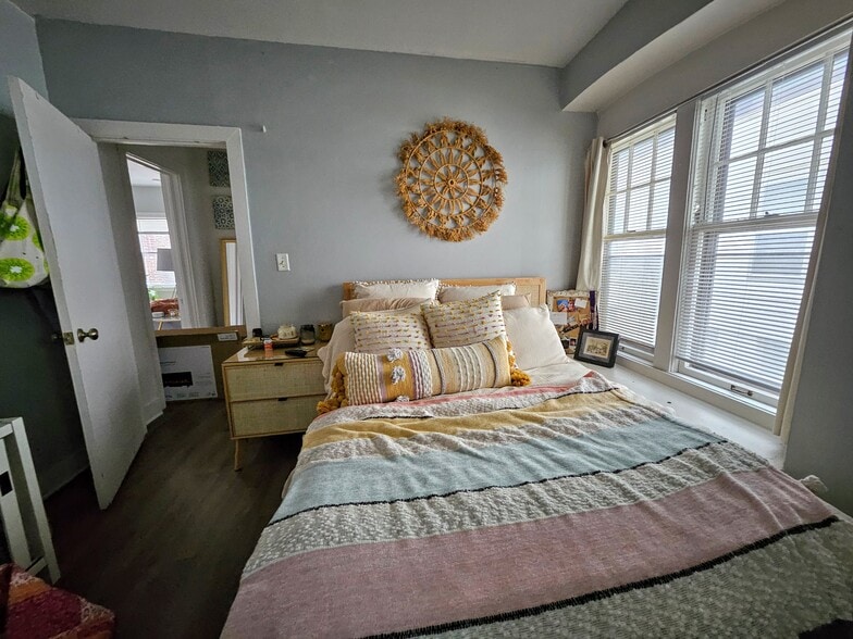 Building Photo - 2934 N Maryland Ave