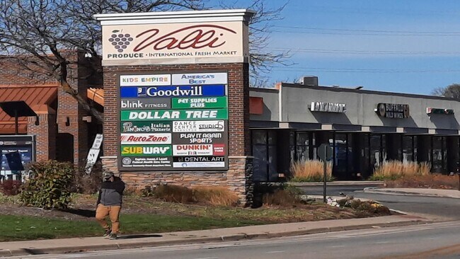 Building Photo - Elevate Your Lifestyle, Stunning 3-Bedroom Loft in Evanston