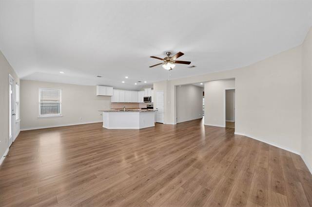Building Photo - 222 Red Oak Dr