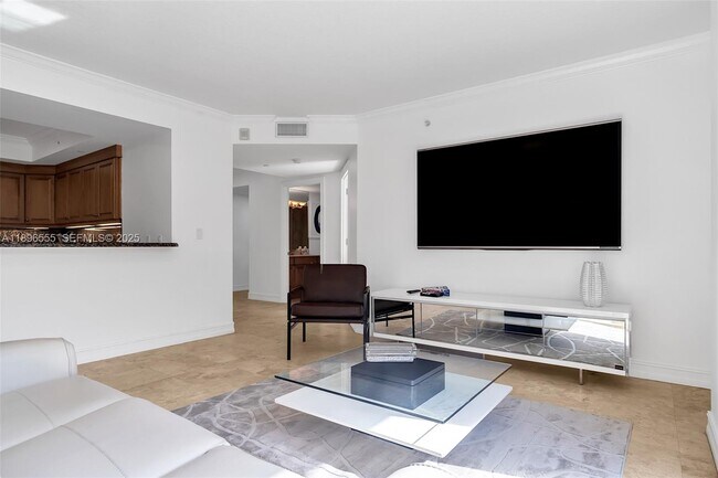 Building Photo - 9 NE 20th Ave