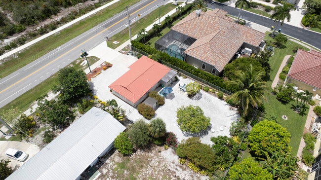 Building Photo - 2191 Thomasson Dr