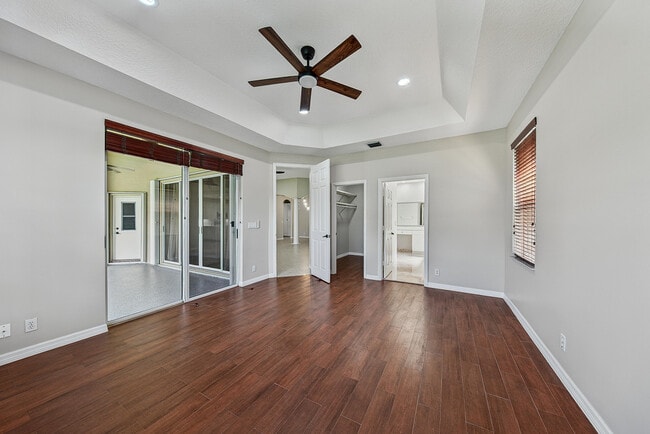 Building Photo - 12325 Cascades Pointe Dr