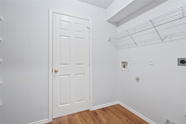 Building Photo - 3307 Blue Ridge Dr