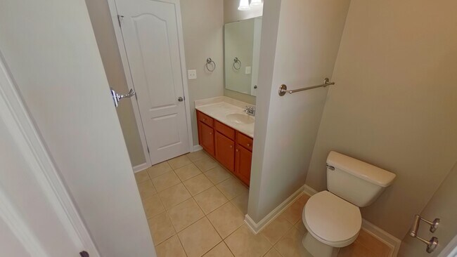 Building Photo - 622 Thorncliff Dr