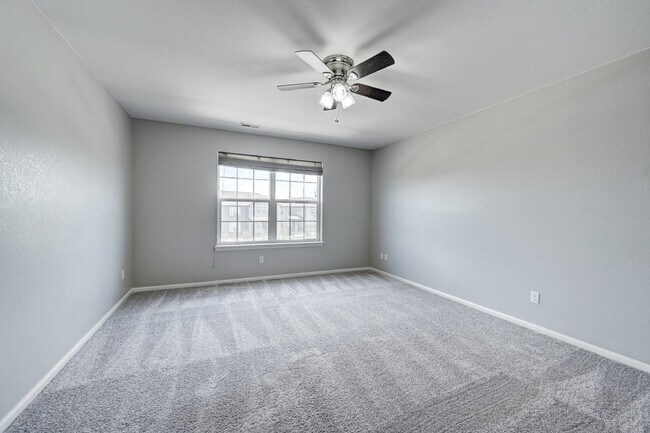 Building Photo - $3,325 - 3 Bed, 3 Bath Home in Centennial ...