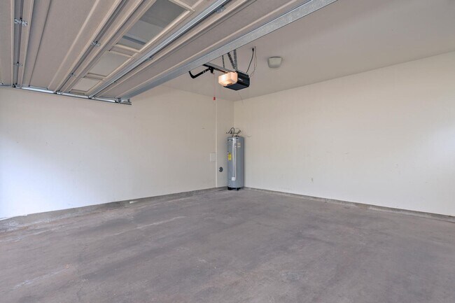 Building Photo - 92-1543 Aliinui Drive 4E