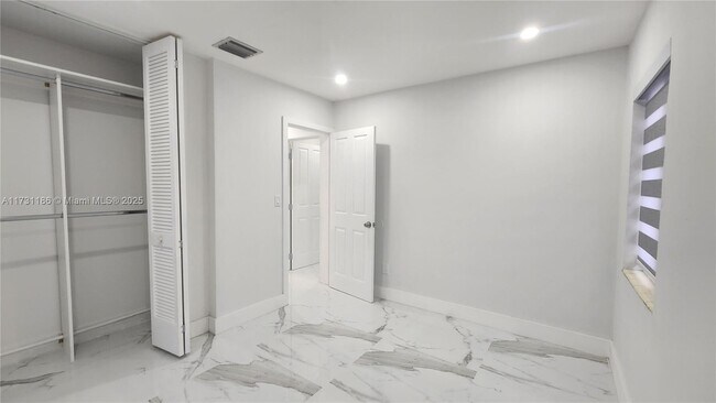 Building Photo - 10330 SW 35th St