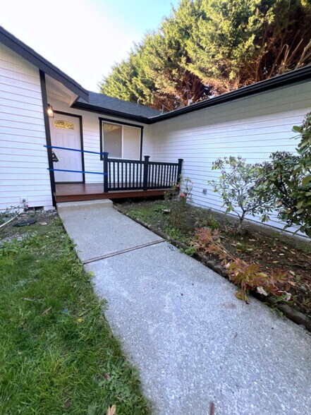 Building Photo - 1007 Digby Ln